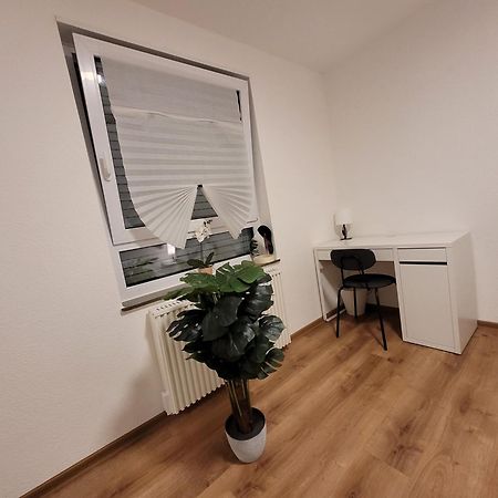 Living Flat, Eine Wohnung Mit Zwei Schlafzimmern Und Balkon Schorndorf  Exterior foto