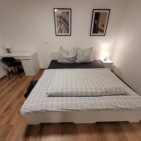 Living Flat, Eine Wohnung Mit Zwei Schlafzimmern Und Balkon Schorndorf  Exterior foto