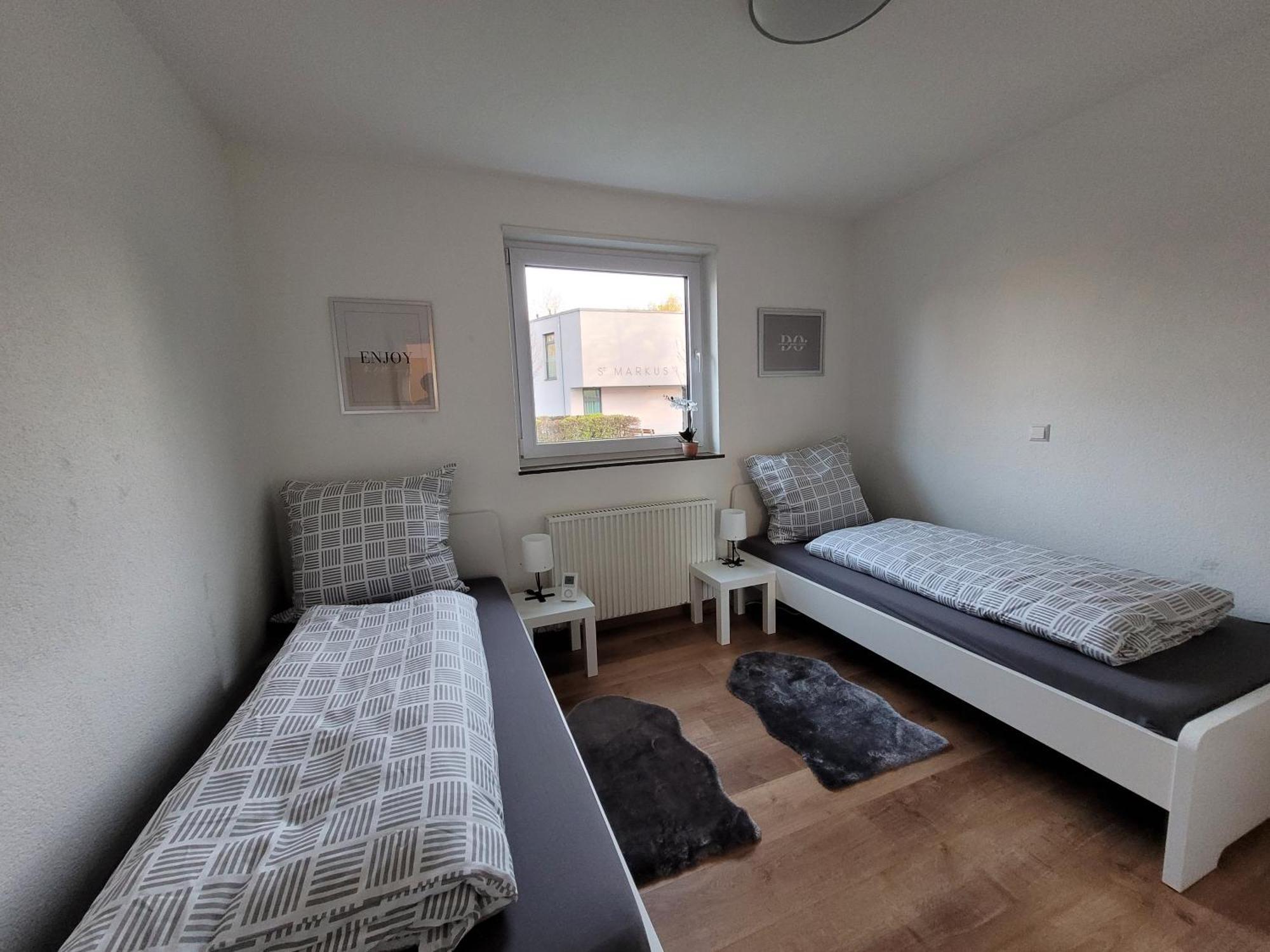 Living Flat, Eine Wohnung Mit Zwei Schlafzimmern Und Balkon Schorndorf  Exterior foto