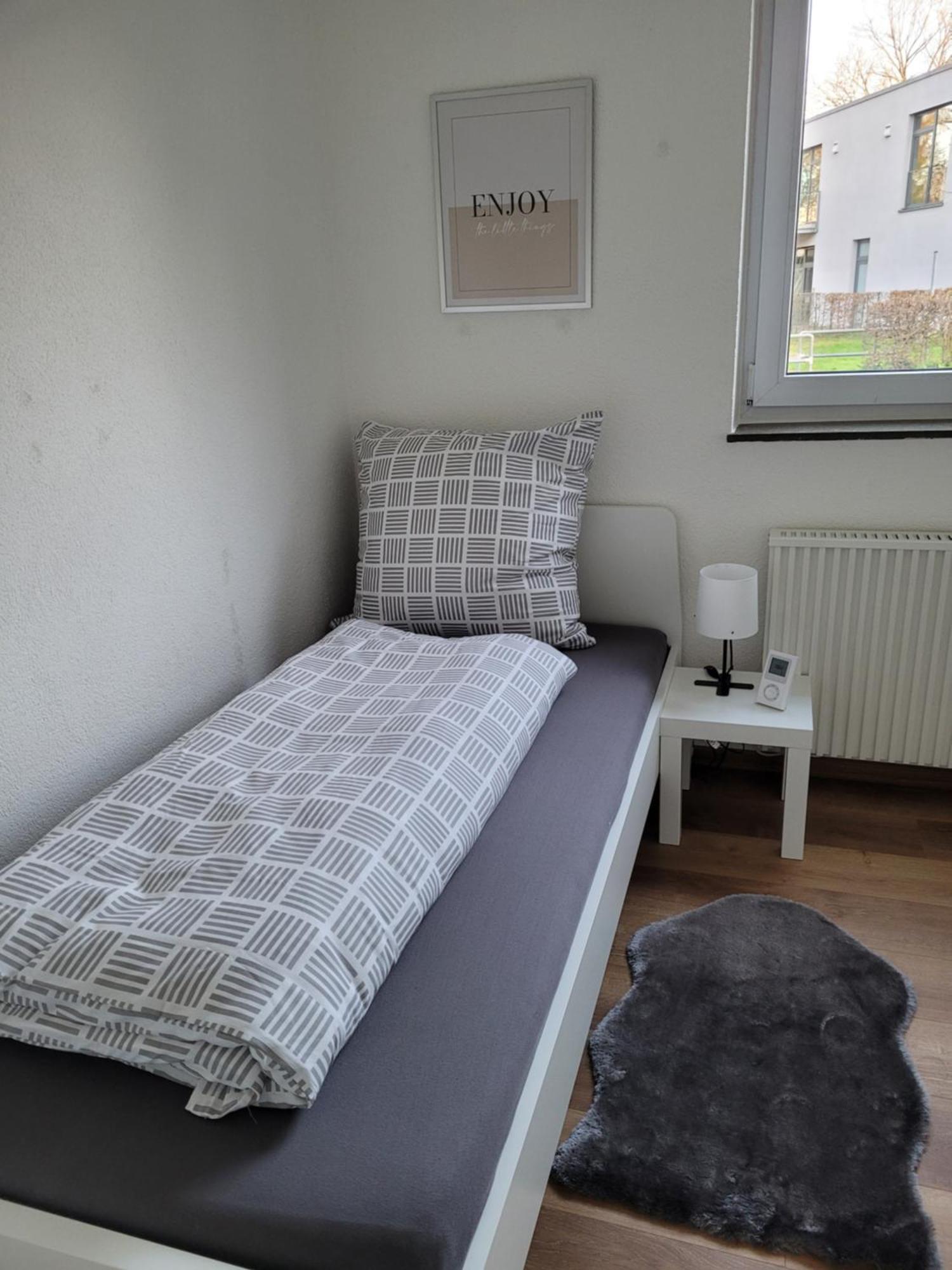 Living Flat, Eine Wohnung Mit Zwei Schlafzimmern Und Balkon Schorndorf  Exterior foto